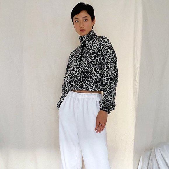 TNA Polar 1/2 Zip Sweater Leopard-print fleece sweater Snow Leopard Size M - Picture 2 of 8